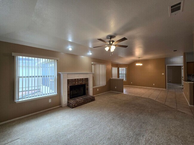 Building Photo - 5812 Durango Dr