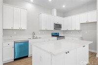 Building Photo - 1341 E 8th St