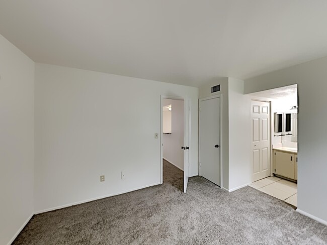 Building Photo - 3266 SE Aster Ln