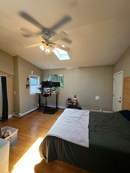 Building Photo - 282 Summer St