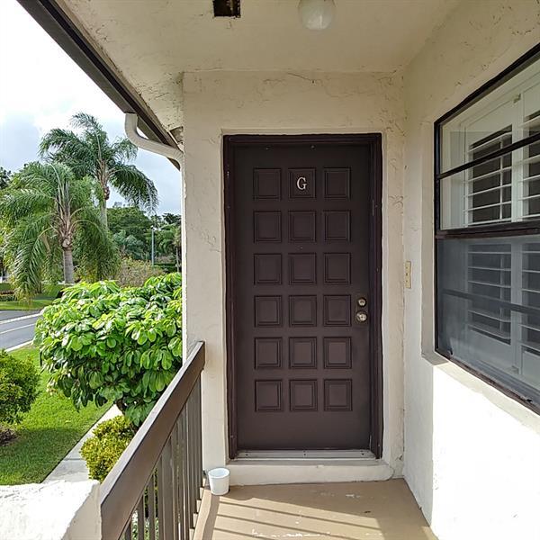 Building Photo - 8045 Eastlake Dr