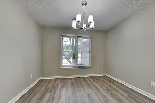 Building Photo - 2868 Evonshire Ln