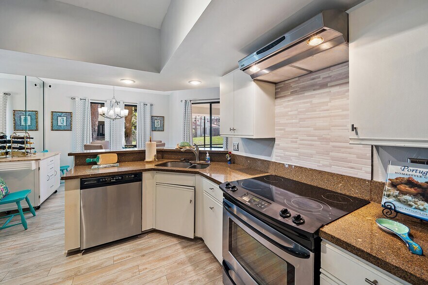 Building Photo - 401 Sea Oats Dr