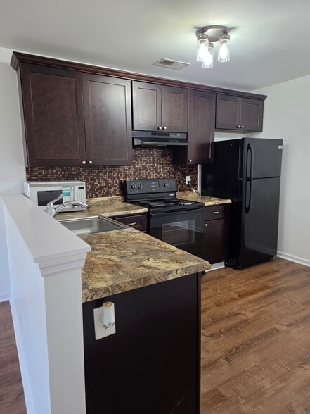 Building Photo - 1262 Macedonia Dr