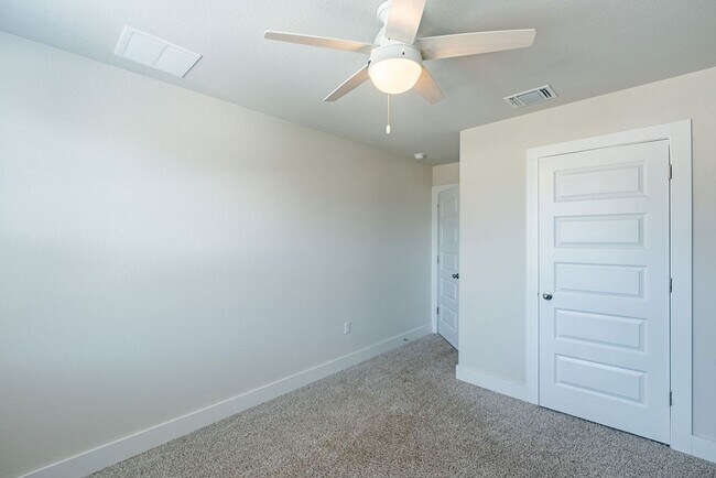Building Photo - 7400 Travertine Spring Dr
