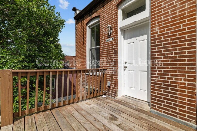 Building Photo - 3021 Iowa Ave