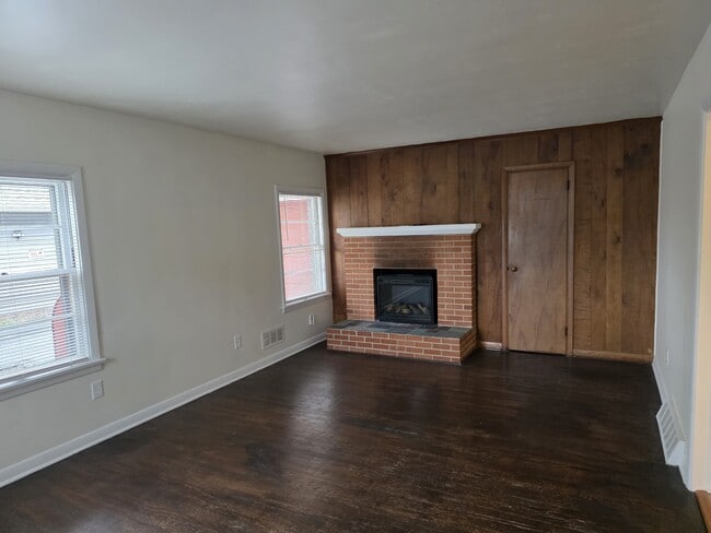 Building Photo - 167 S Hanover St