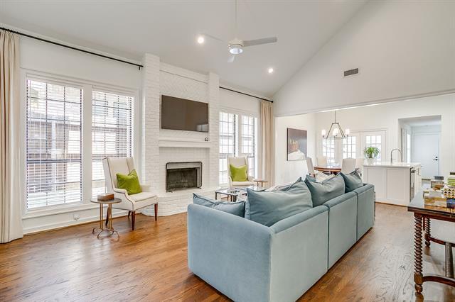 Building Photo - 1301 Belle Pl