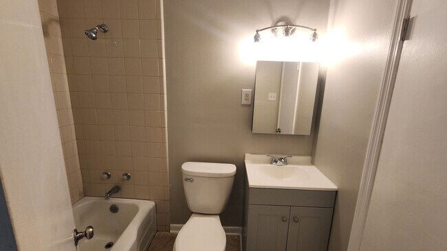 Building Photo - 4 BR / 2.5 BA Single family home
