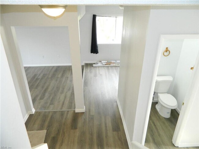 Building Photo - Brandon