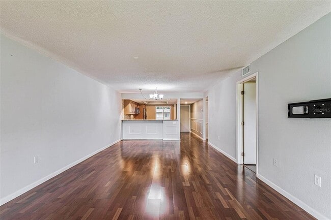 Building Photo - 204 Mary Dr