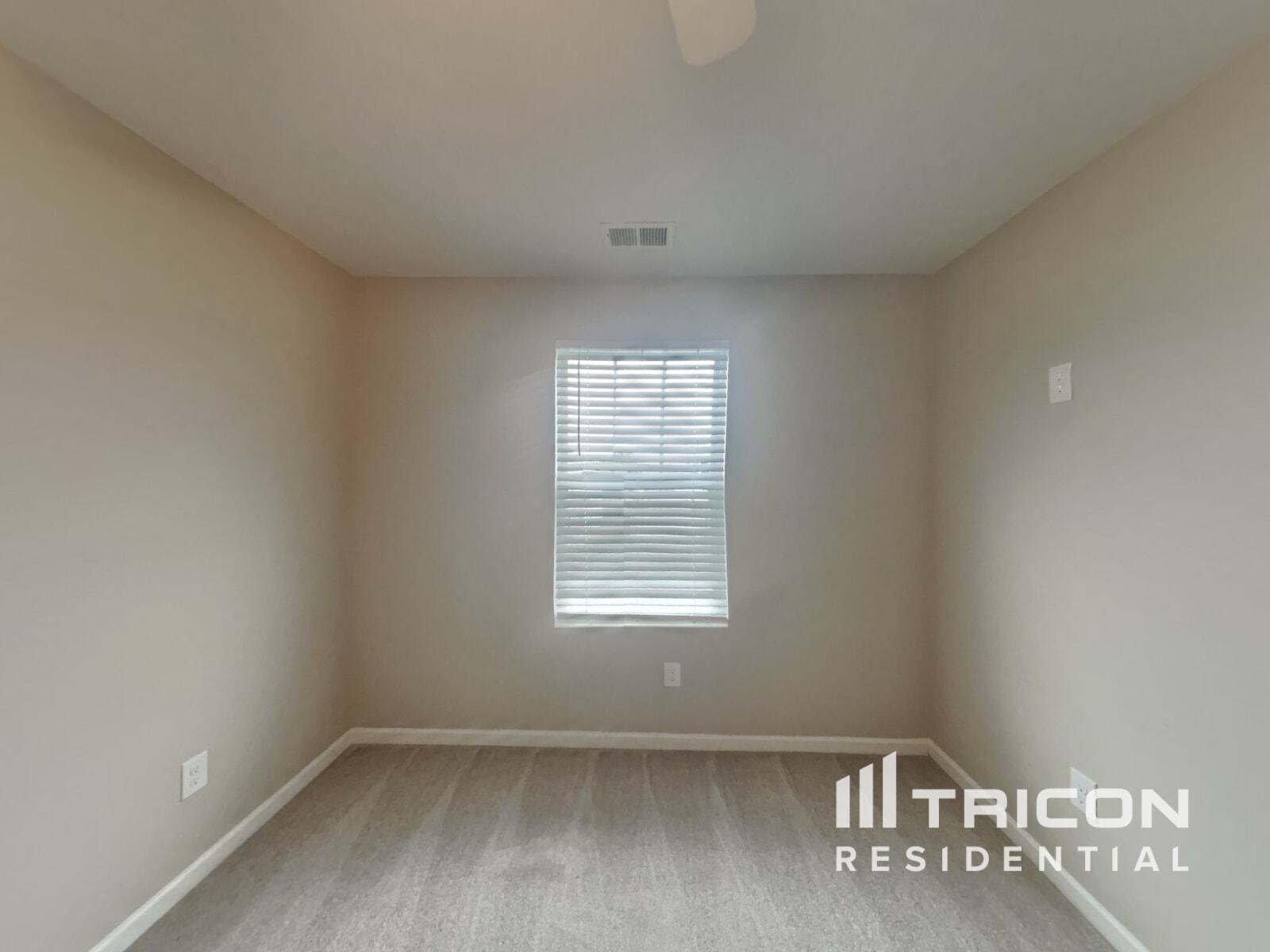 Building Photo - 353 Victory Cir