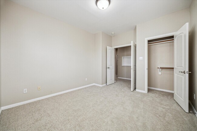 Building Photo - 5629 Dolores St