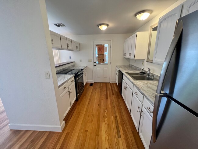 Building Photo - 2570 Aztec Ave