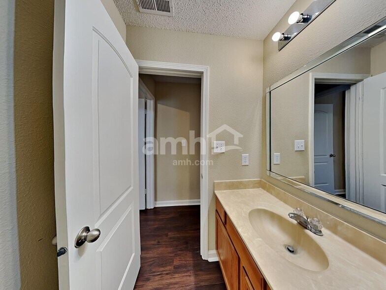 Building Photo - 5869 High Grass Ln