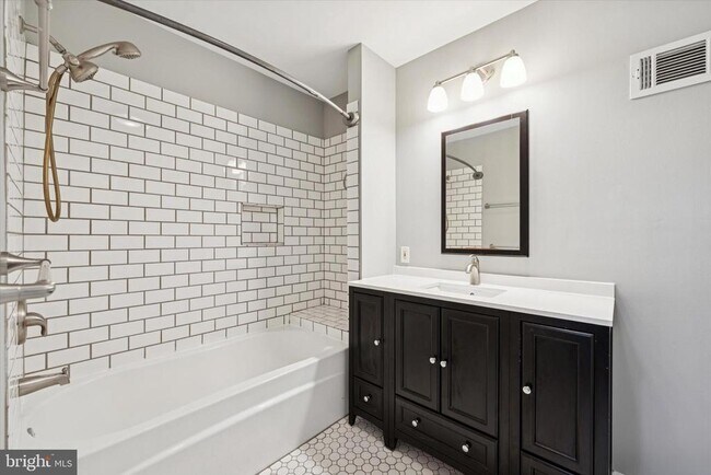 Building Photo - 1039 S Cleveland St