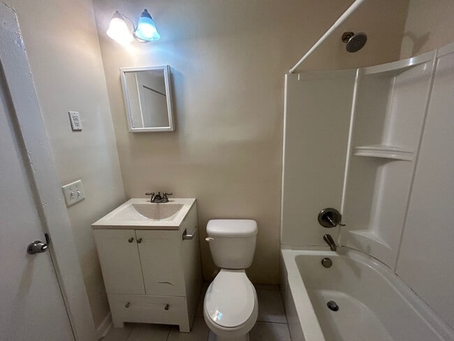 Building Photo - 1506 Charlton St