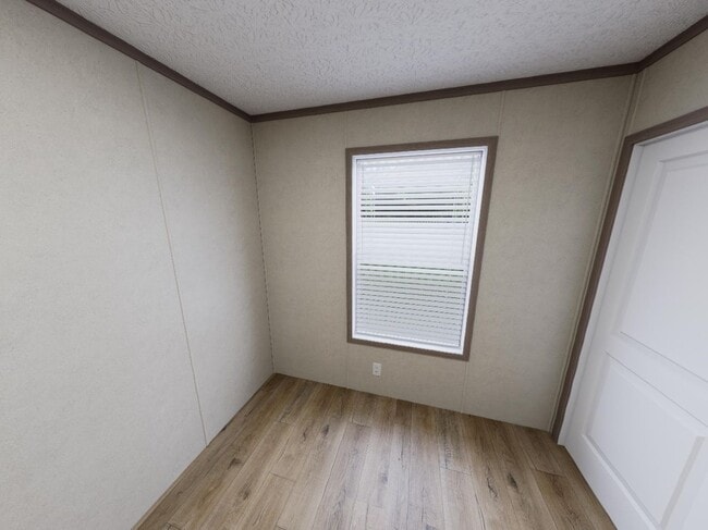 Building Photo - 1068 Colonial Trail W