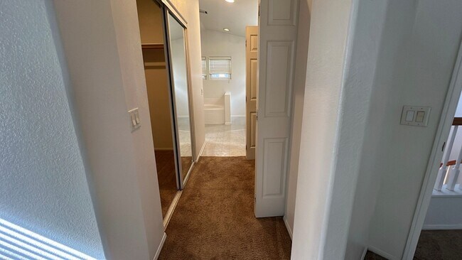 Building Photo - West Lancaster Home