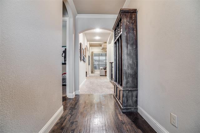 Building Photo - 401 Sarah Cir