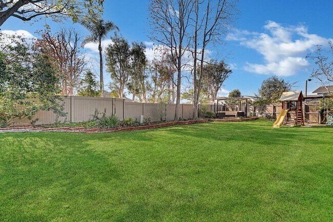 Building Photo - 3 Bed 2 Bath Single Family Home in Eastbluff