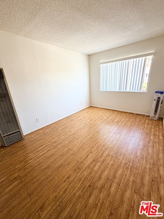 Building Photo - 815 S Ardmore Ave