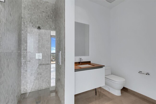 Building Photo - 88 SW 7th St