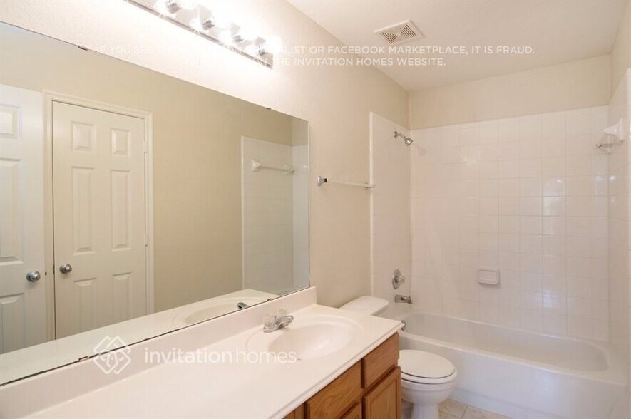 Building Photo - 8119 White Arbor Ct