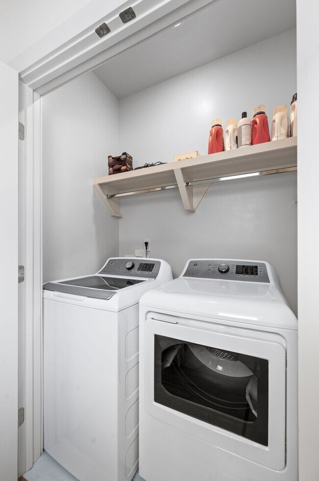 Building Photo - Stunning 3BE/3BA in one of Nashville's hottest neighborhood, The Nations!