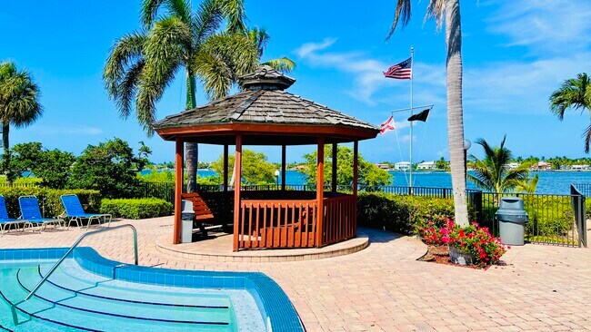 Building Photo - 107 Half Moon Cir