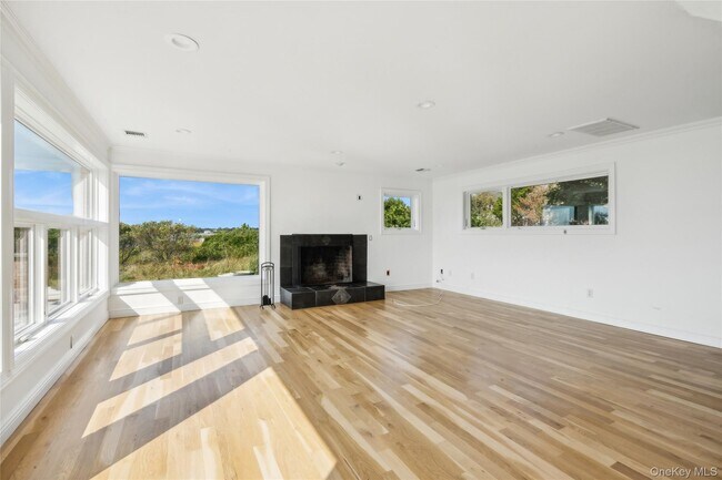 Building Photo - 42 Barracuda Rd