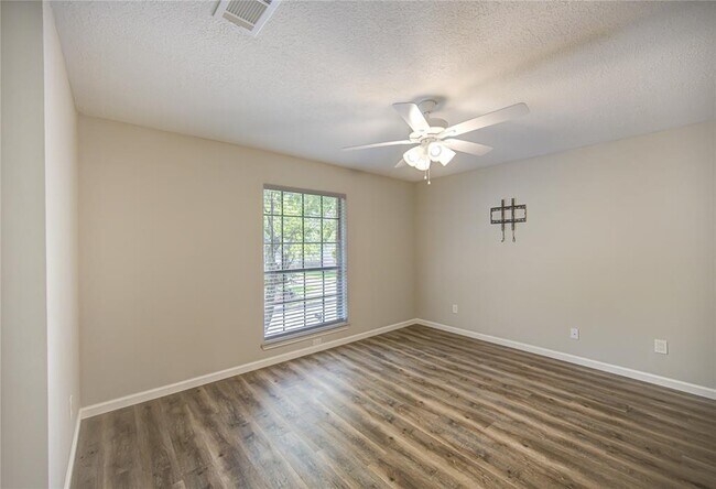Building Photo - 4927 Kenlake Grove Dr