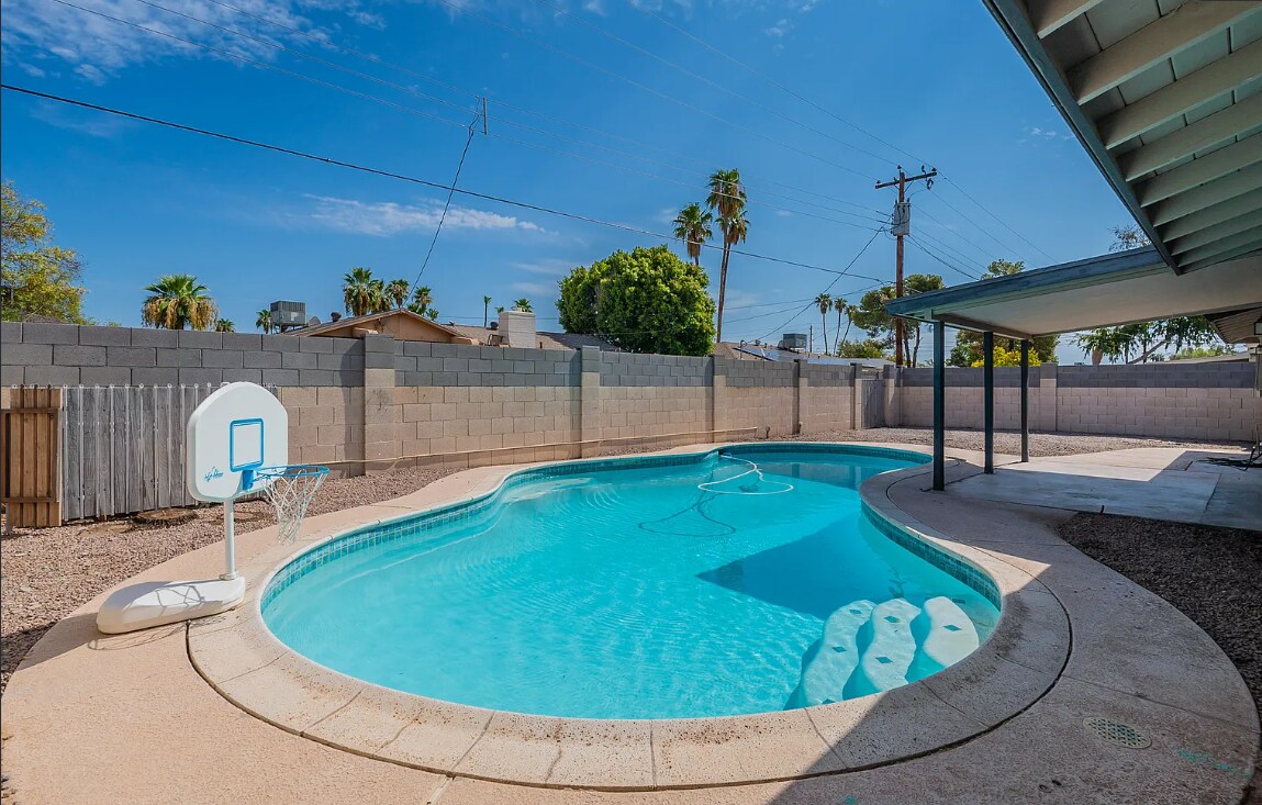 Building Photo - 1262 E Hermosa Dr