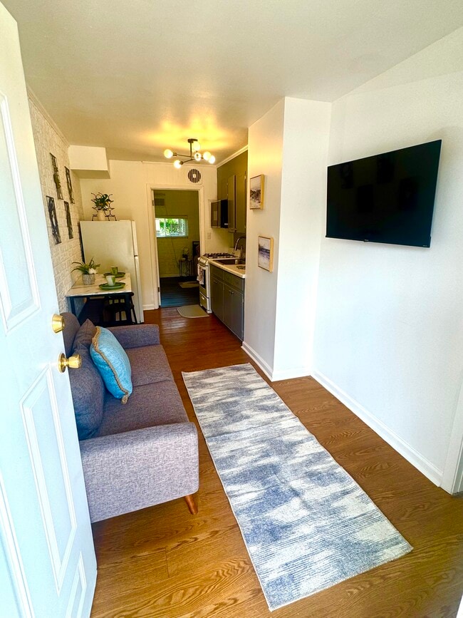 Building Photo - W Grant Apartments