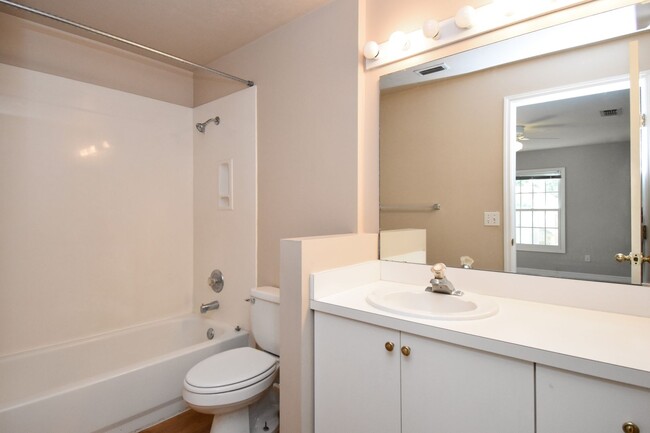 Building Photo - 2BR/2BA Upstairs Condo in Haile Village Ce...