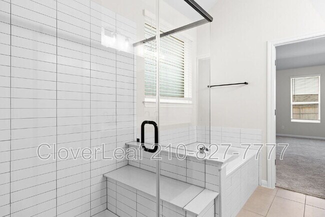 Building Photo - 200 Swinging H Ln