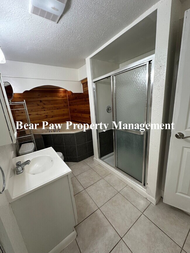 Building Photo - Cute Duplex in Kittredge!!