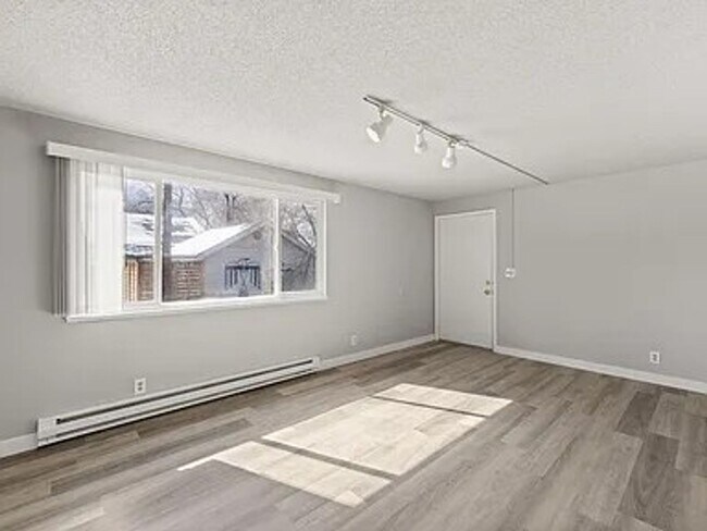Building Photo - p633