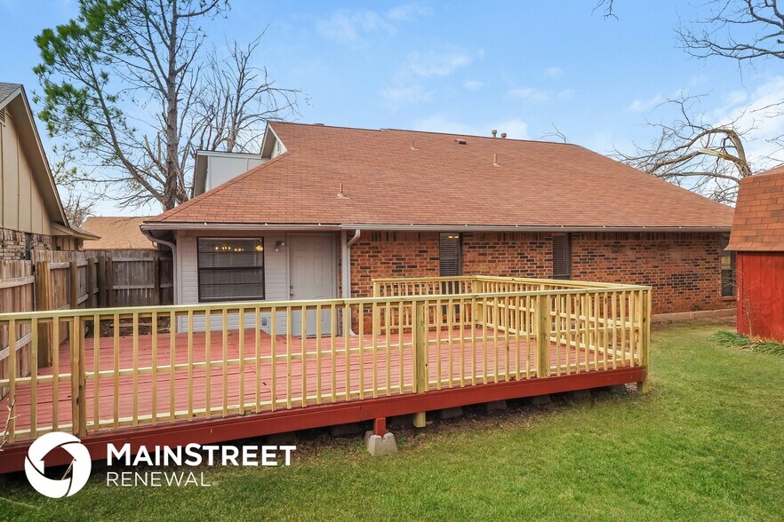 Building Photo - 11332 N Markwell Ave