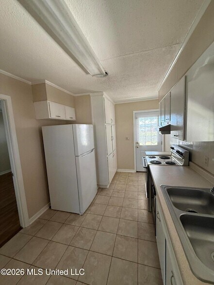 Building Photo - 405 McGuire Cir