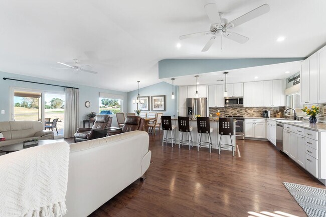 Building Photo - Welcome to this updated & spacious Golf Course Home in Leisure World a 45+ Active Adult Resort Co...