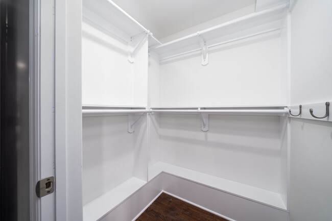 Master Walk In Closet - 235 16th Ave