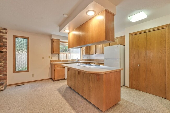 Building Photo - Single-Level Living Near South Hillsboro's Best Amenities