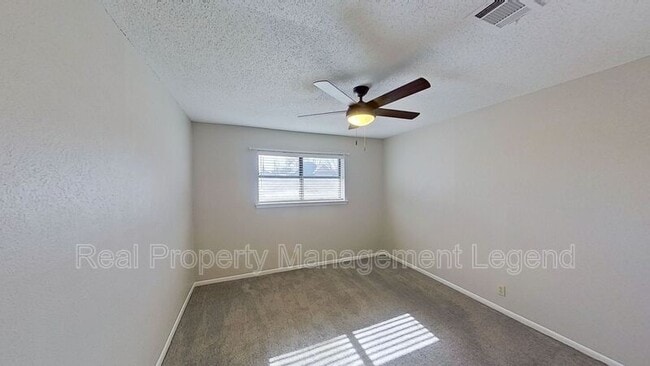 Building Photo - 821 W Woodard St