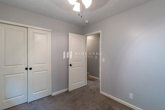 Building Photo - Updated Home in Olde Towne Bellevue