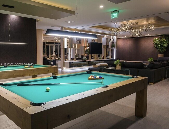 Building Photo - 488 NE 18th St