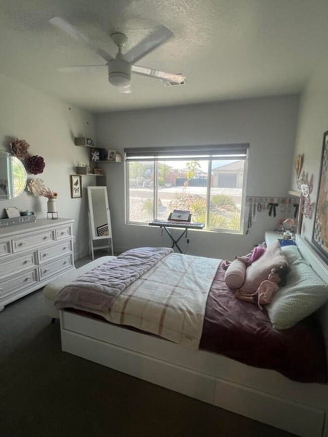 Building Photo - Stunning 4 Bedroom Home!