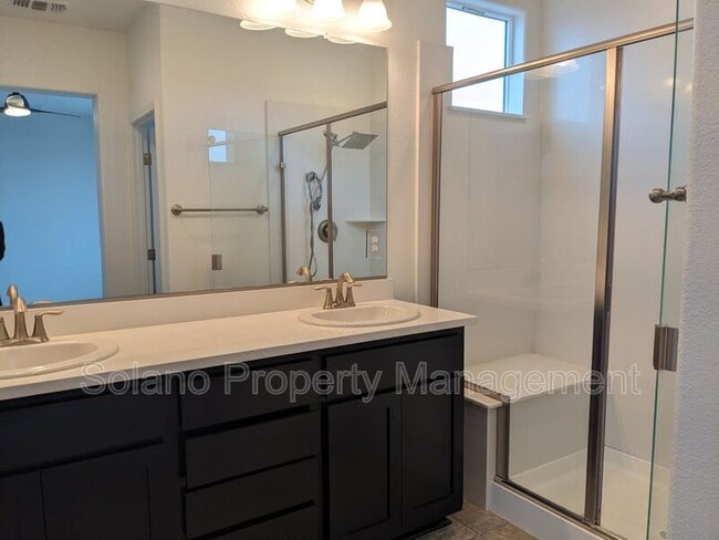 Building Photo - 537 Lavender Dr