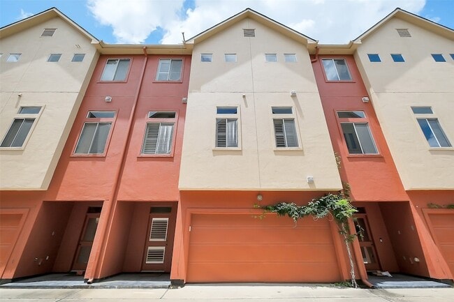 Building Photo - 2437 South Blvd