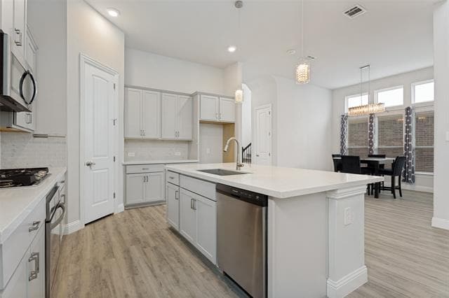 Building Photo - 2726 Geranium Ln